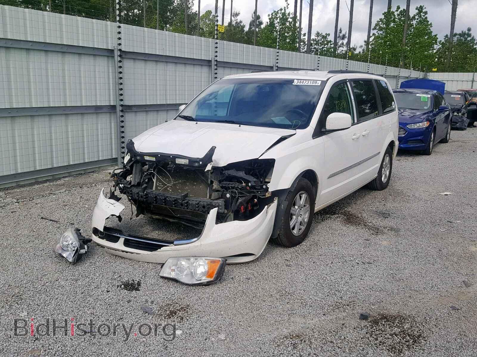 2013 CHRYSLER TOWN & COU - VIN: 2C4RC1BG6DR529222 - Фото 2