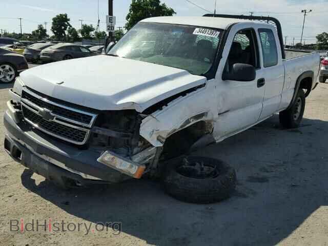 2006 CHEVROLET SILVERADO - VIN: 1GCHC29U36E215640 - Photo 2