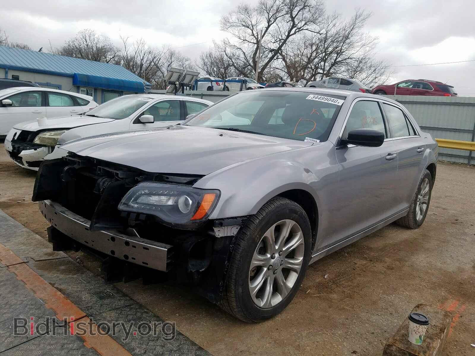 2013 CHRYSLER 300 - VIN: 2C3CCAGT7DH592075 - Фото 2