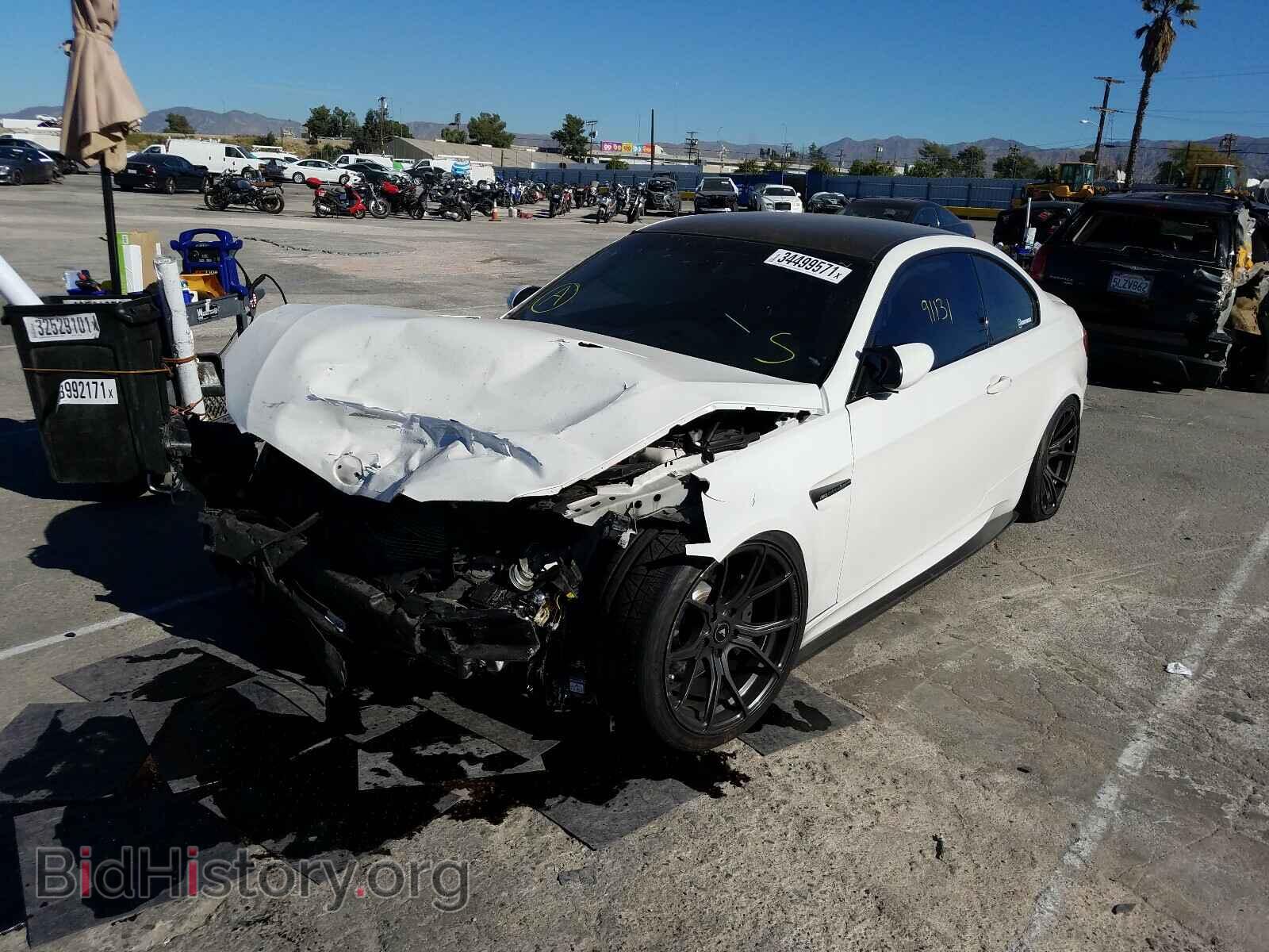 2011 BMW M3 - VIN: WBSKG9C53BE797018 - Фото 2