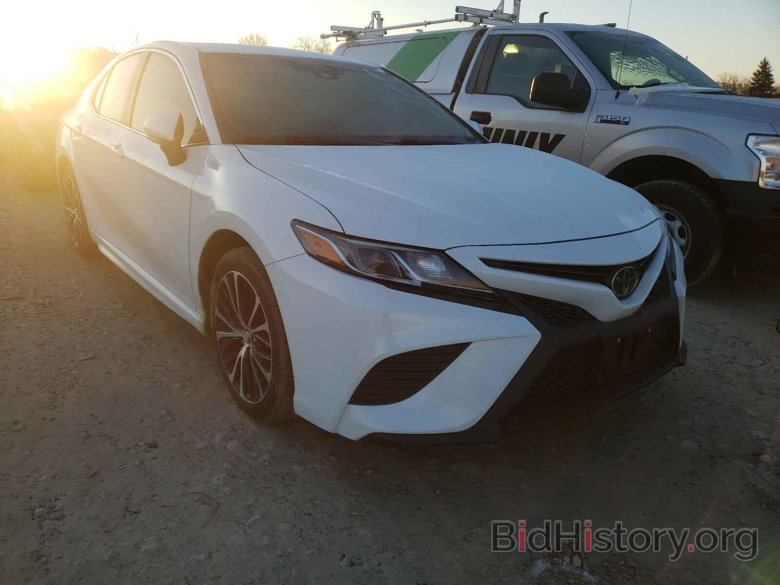 Photo 4T1B11HK7JU026764 - TOYOTA CAMRY 2018