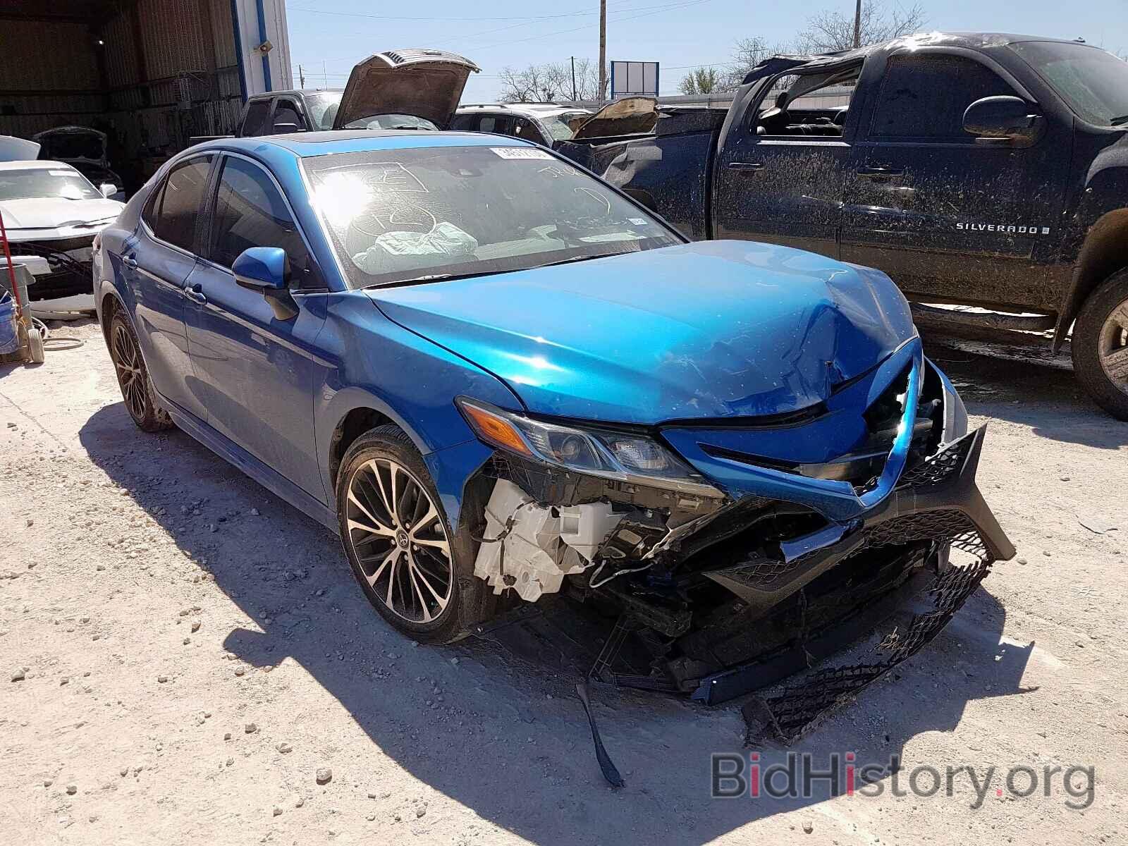 Photo 4T1B11HK8JU071468 - TOYOTA CAMRY 2018