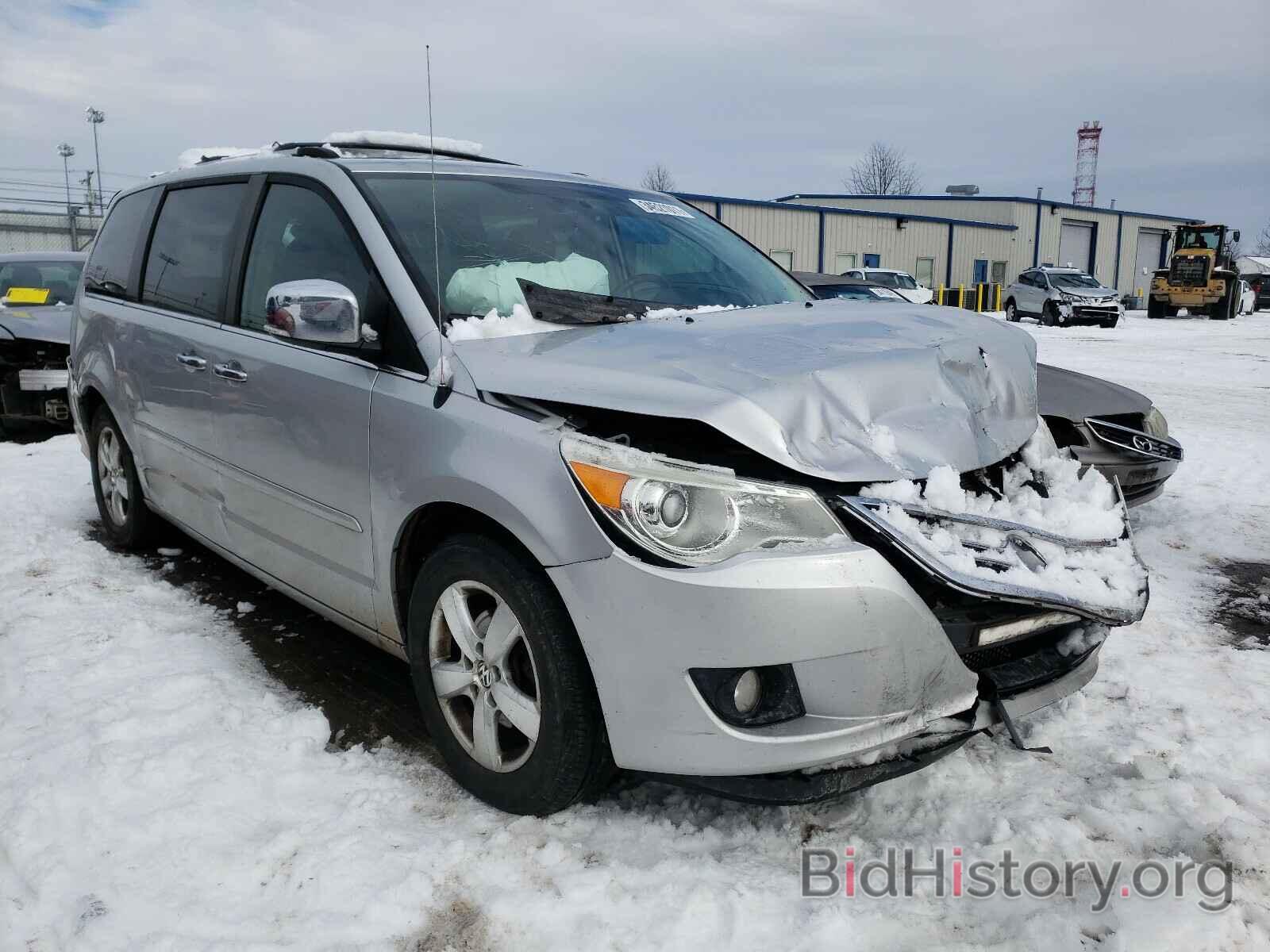 Photo 2V4RW6DX7AR231054 - VOLKSWAGEN ROUTAN 2010