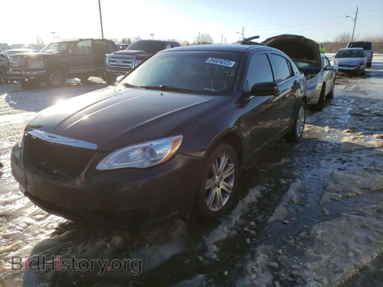 2013 CHRYSLER 200 - VIN: 1C3CCBBB9DN575452 - Фото 2
