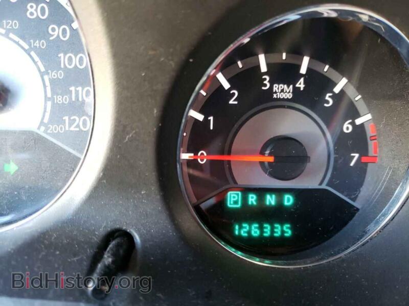 2013 Chrysler 200 (VIN 1C3CCBBB9DN575452) — photo 8 of 10