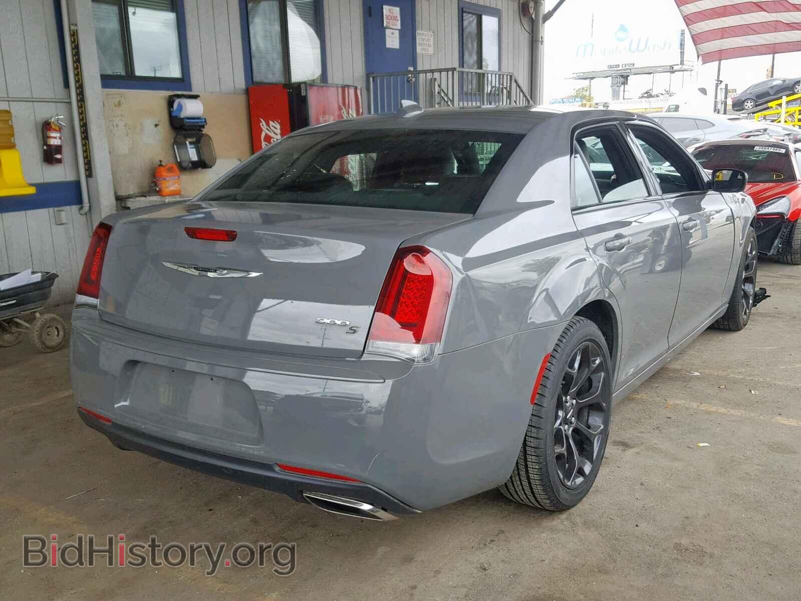 2019 CHRYSLER 300 - VIN: 2C3CCABG2KH559797 - Фото 4