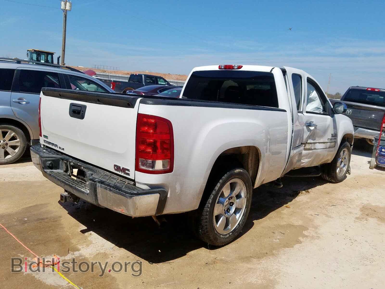 2011 GMC SIERRA - VIN: 1GTR2VE36BZ444225 - Фото 4