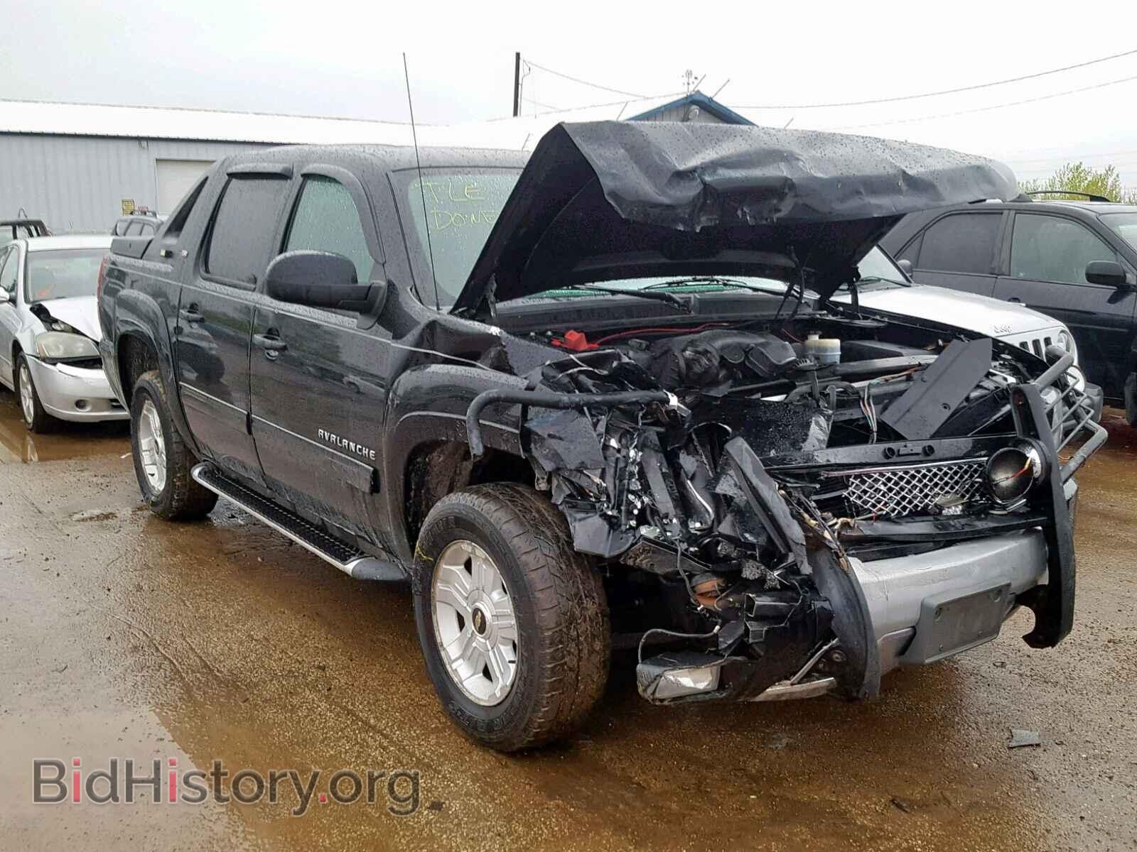 Photo 3GNVKFE08AG198715 - CHEVROLET AVALANCHE 2010
