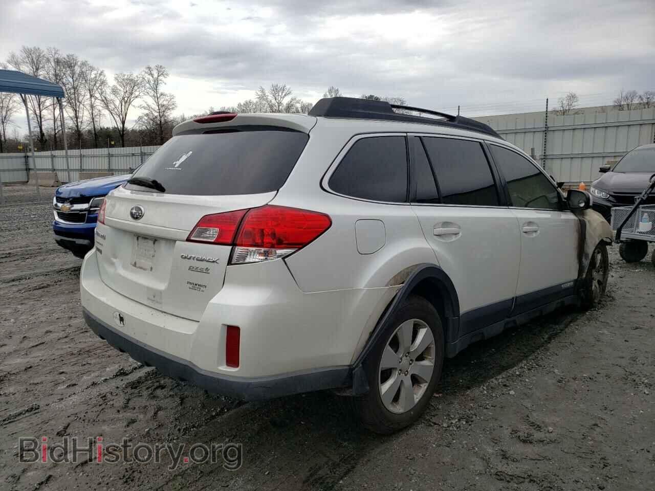 2011 SUBARU OUTBACK - VIN: 4S4BRBCC5B3447730 - Photo 4