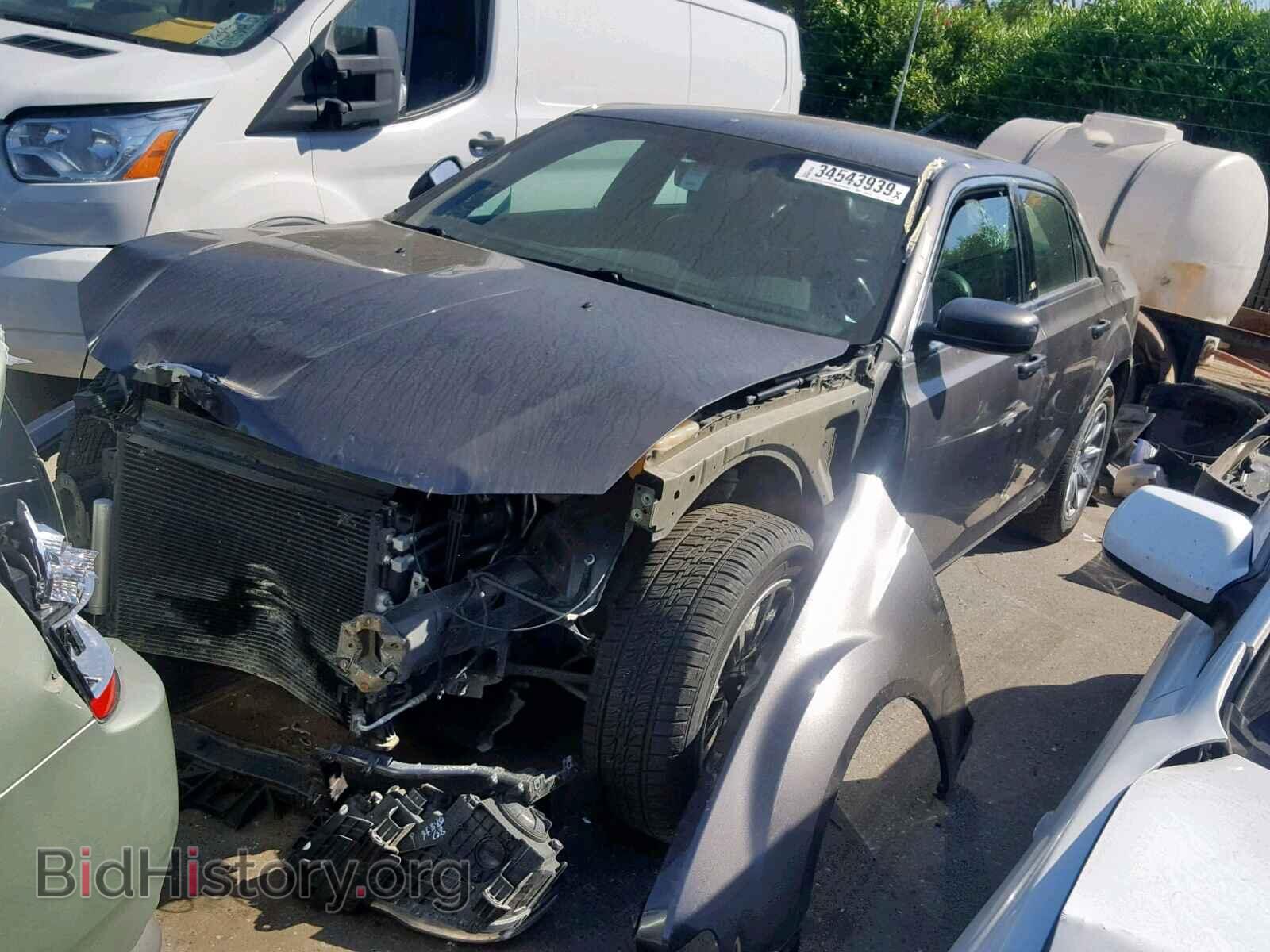 2013 CHRYSLER 300 - VIN: 2C3CCAAG9DH588671 - Фото 2