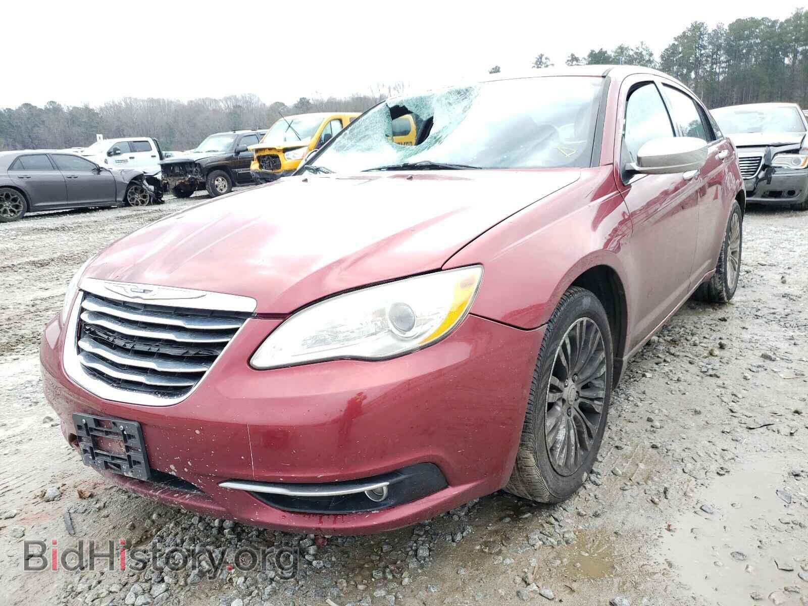 2011 CHRYSLER 200 - VIN: 1C3BC2FG8BN526869 - Фото 2
