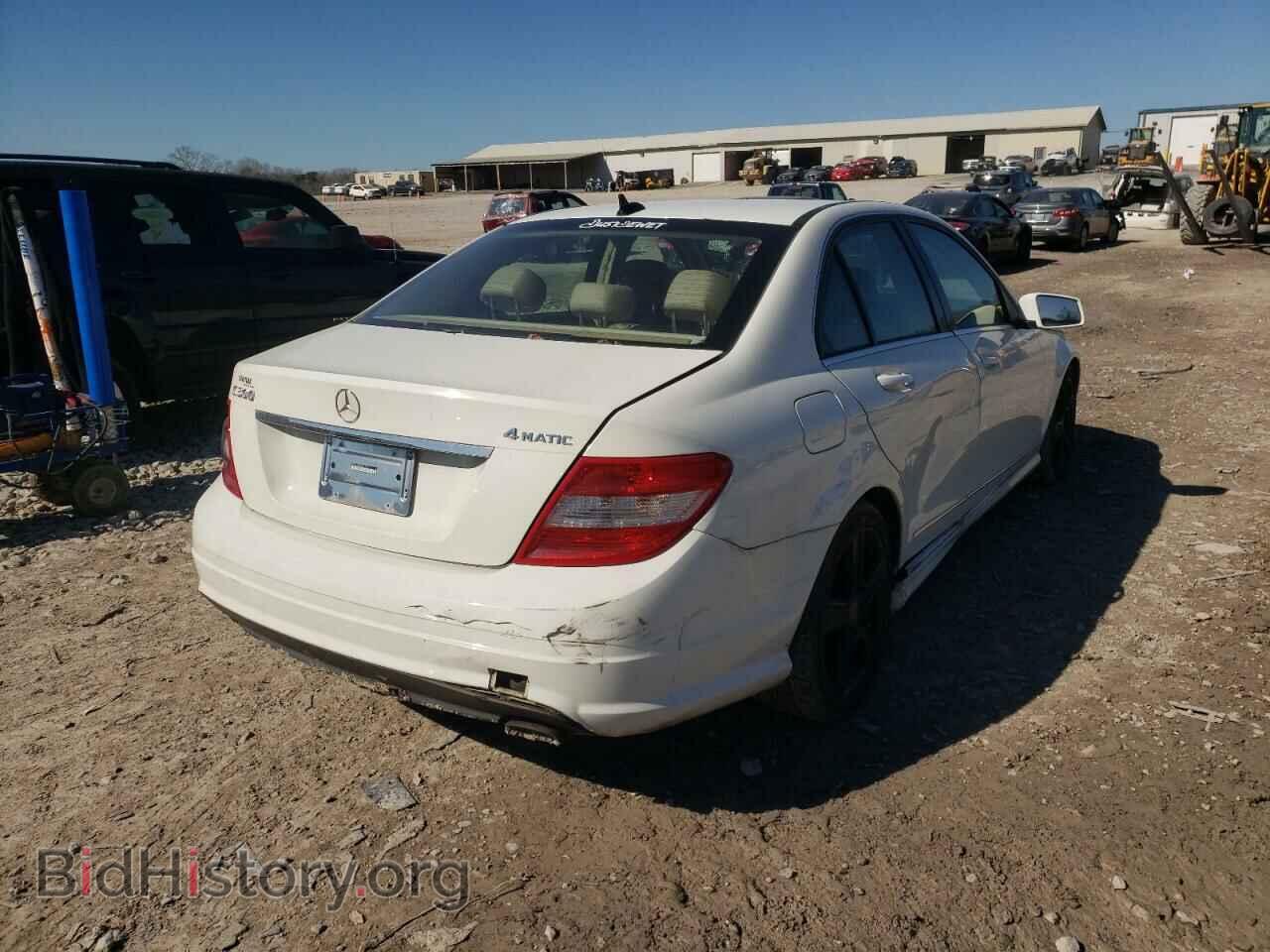 2011 MERCEDES-BENZ C-CLASS - VIN: WDDGF8BB1BR178207 - Фото 4