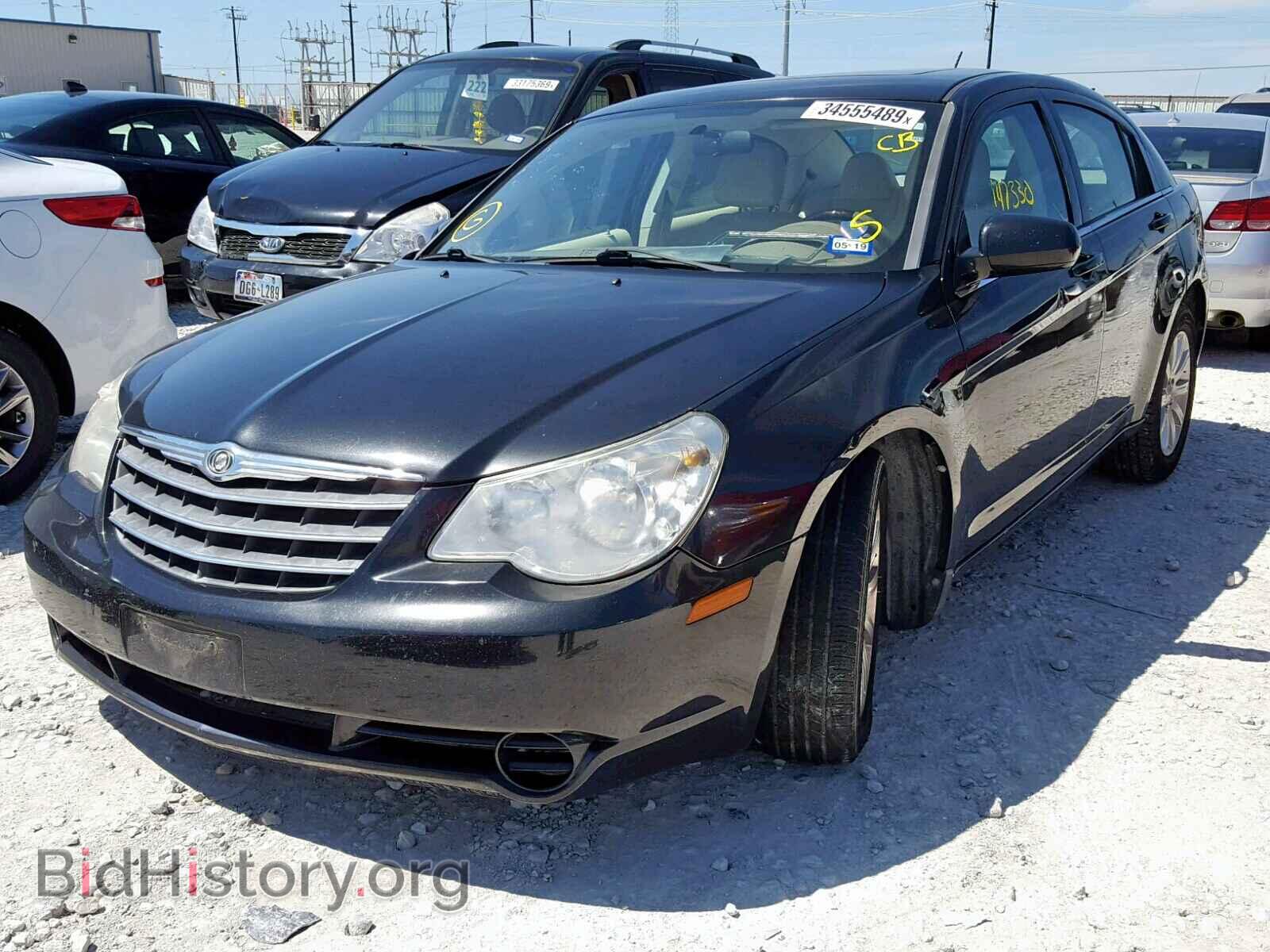 2010 CHRYSLER SEBRING - VIN: 1C3CC5FB9AN205707 - Photo 2
