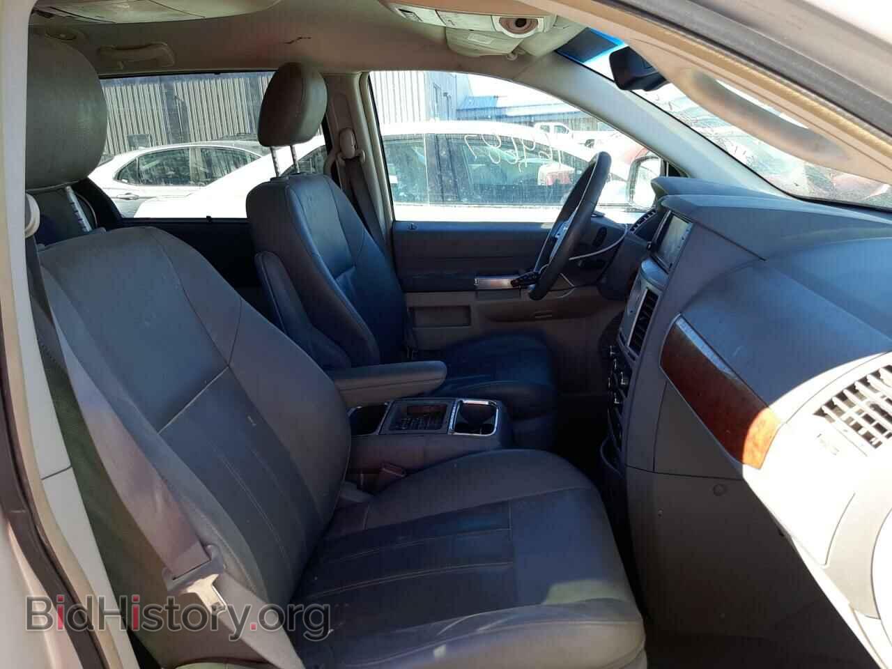 2008 CHRYSLER MINIVAN - VIN: 2A8HR54P28R767887 - Фото 5