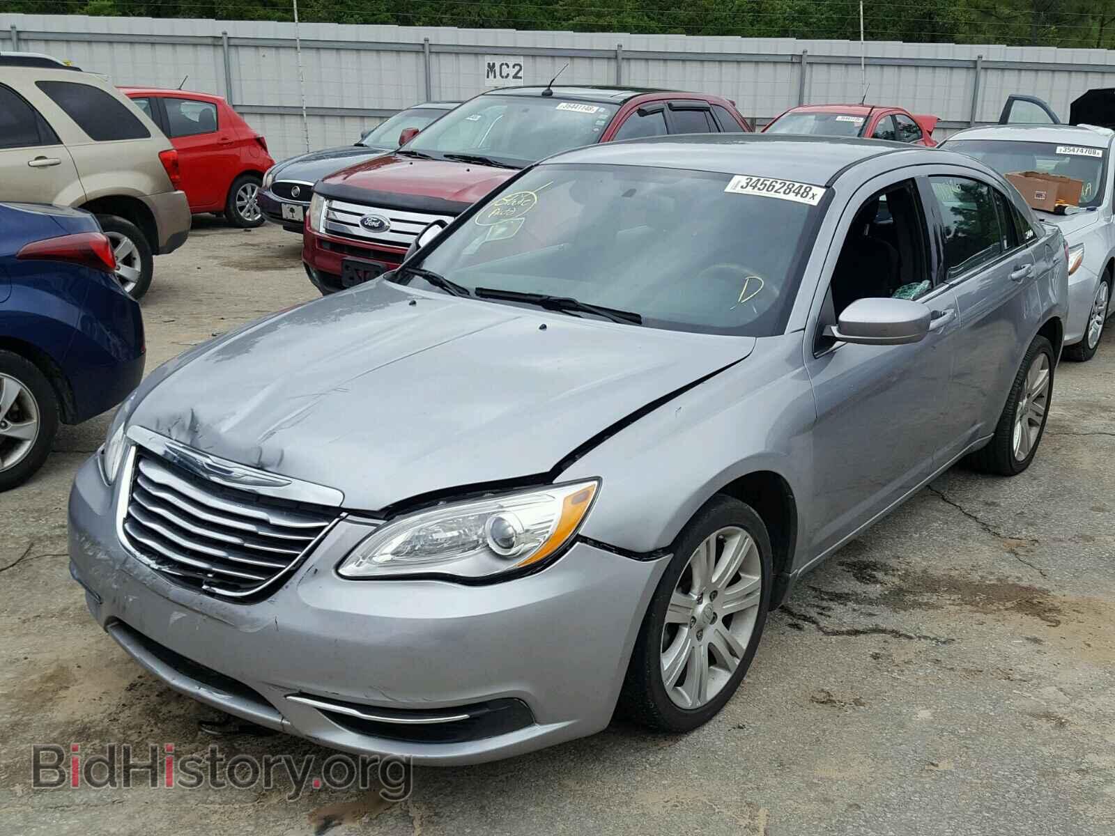 2013 CHRYSLER 200 - VIN: 1C3CCBAB2DN698379 - Photo 2