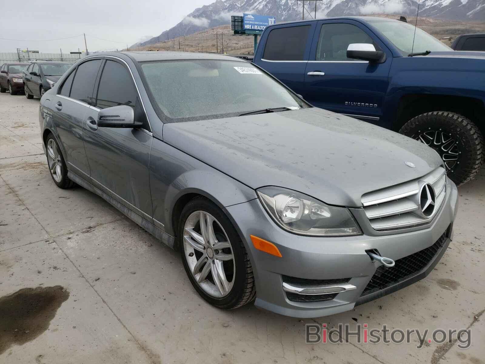 Photo WDDGF8BB0CR233473 - MERCEDES-BENZ C CLASS 2012