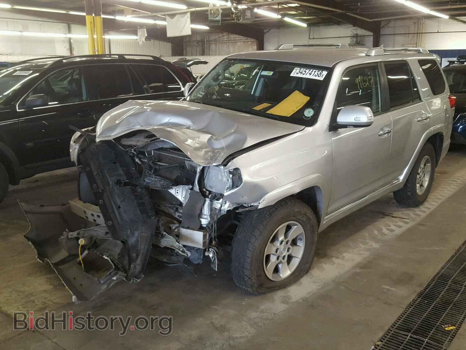 2011 TOYOTA 4RUNNER - VIN: JTEBU5JR2B5077073 - Фото 2
