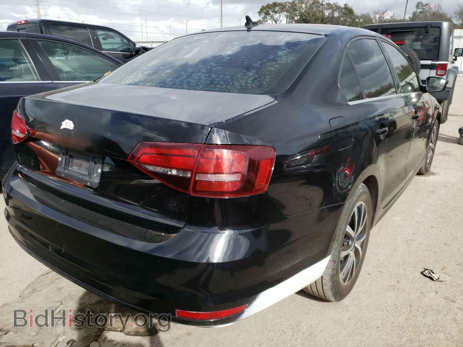 2017 VOLKSWAGEN JETTA - VIN: 3VWDB7AJ4HM384897 - Фото 4