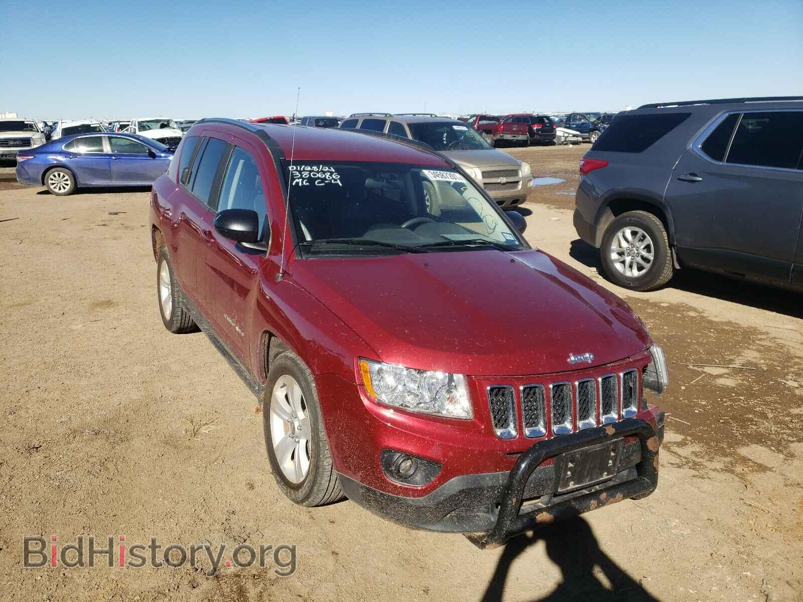 Photo 1J4NF1FB7BD135906 - JEEP COMPASS 2011