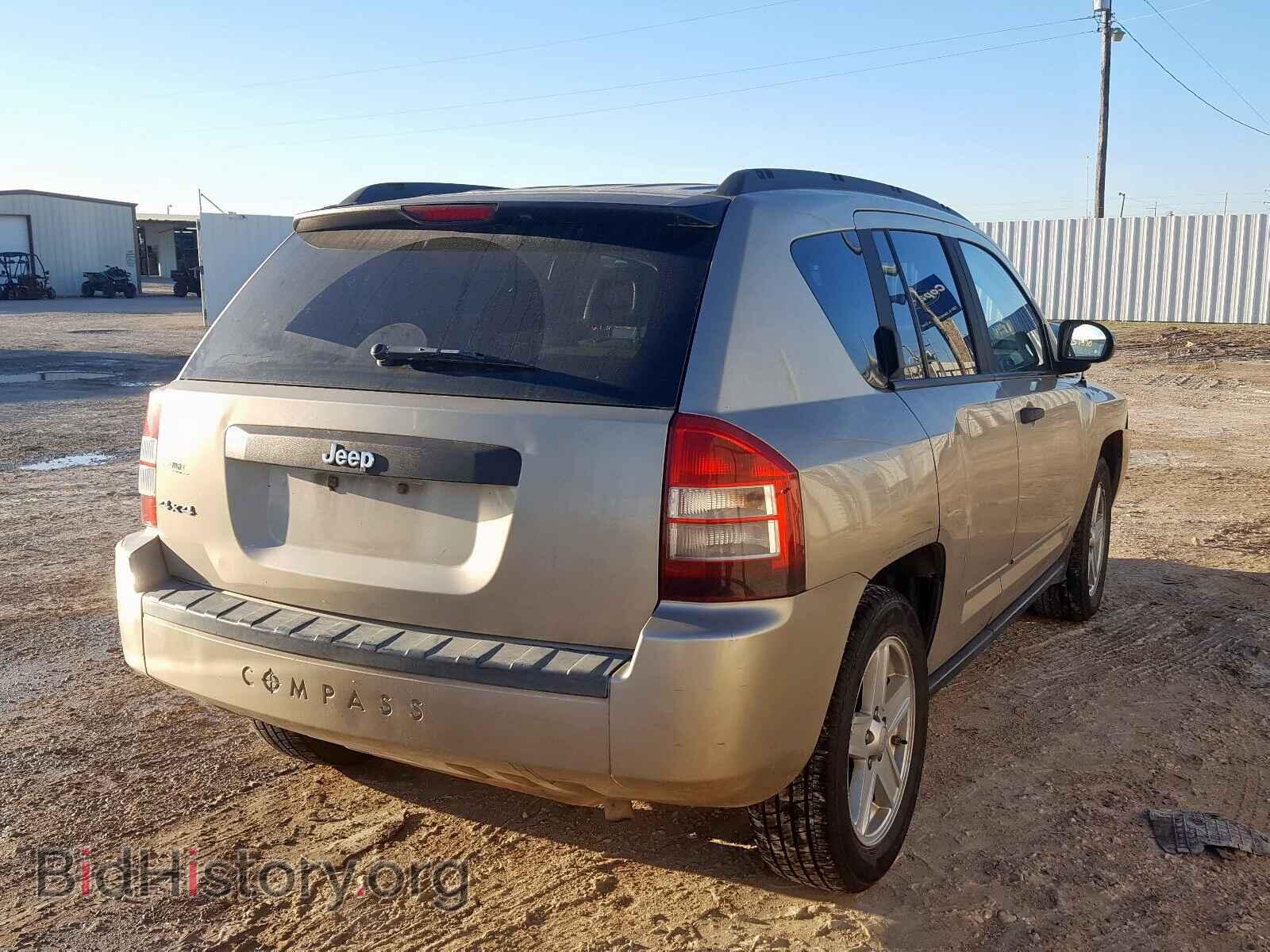 2009 JEEP COMPASS - VIN: 1J4FF47B09D188753 - Photo 4