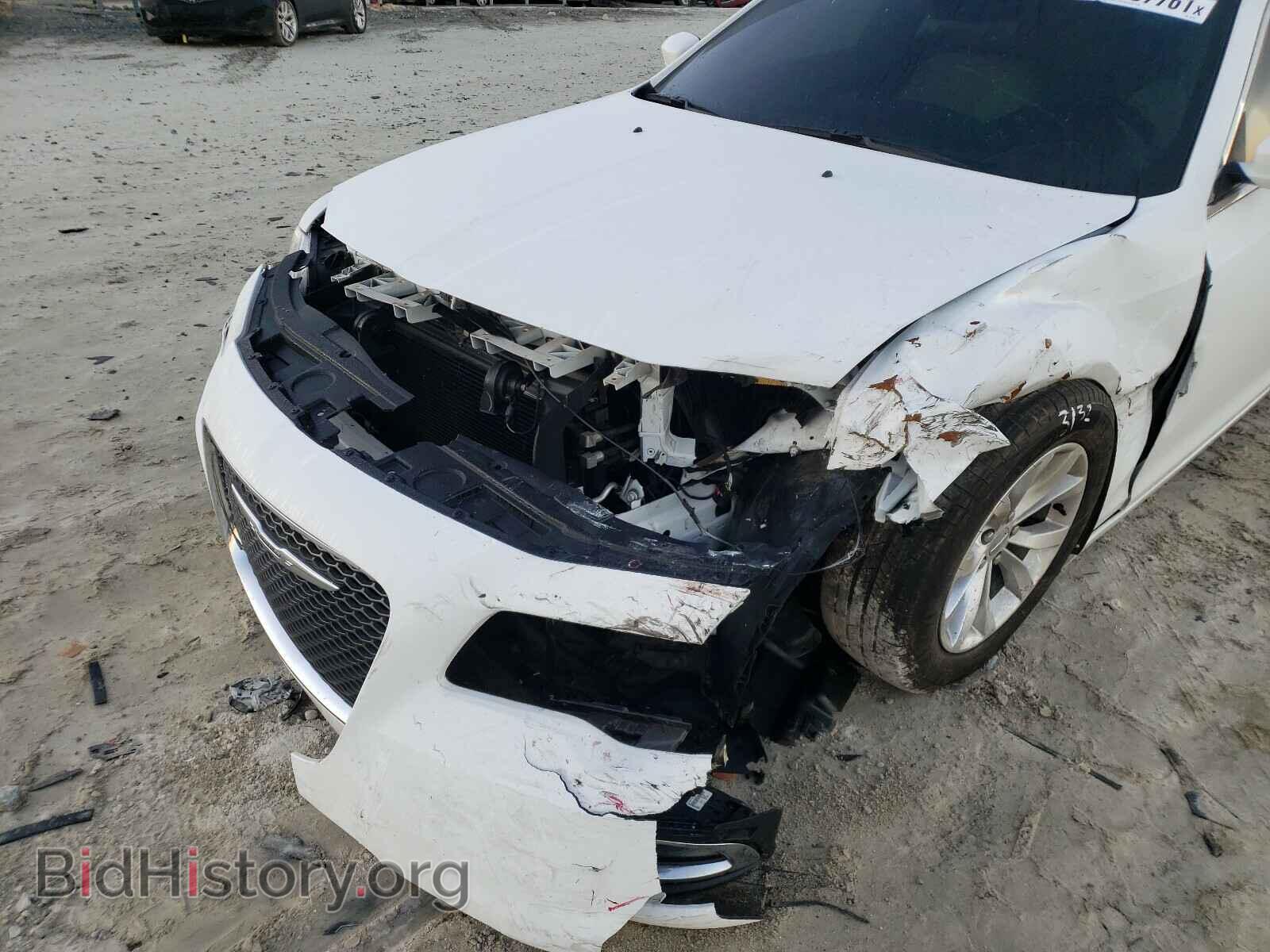2016 CHRYSLER 300 - VIN: 2C3CCAAG7GH224527 - Фото 9