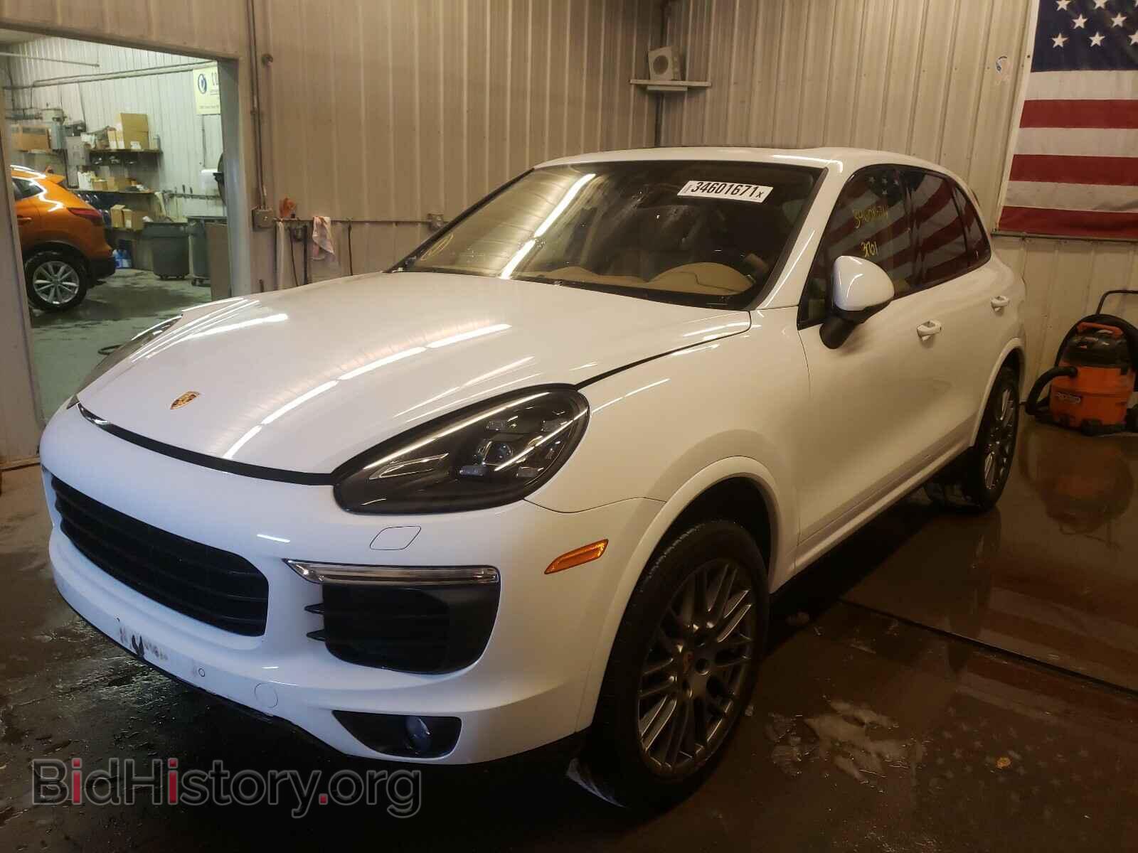 2017 PORSCHE CAYENNE - VIN: WP1AA2A20HKA84395 - Фото 2