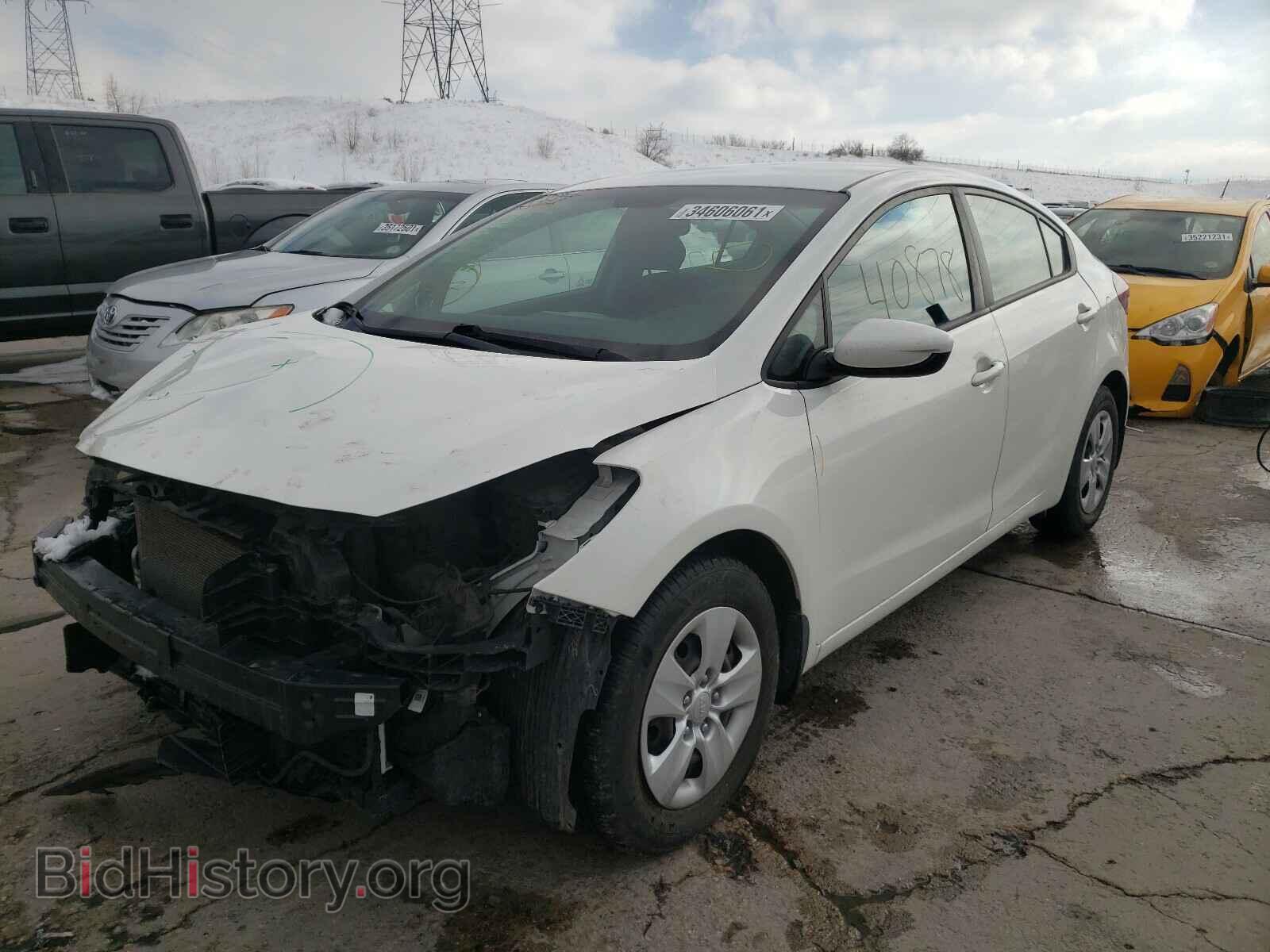 2017 KIA FORTE - VIN: 3KPFK4A75HE122007 - Photo 2