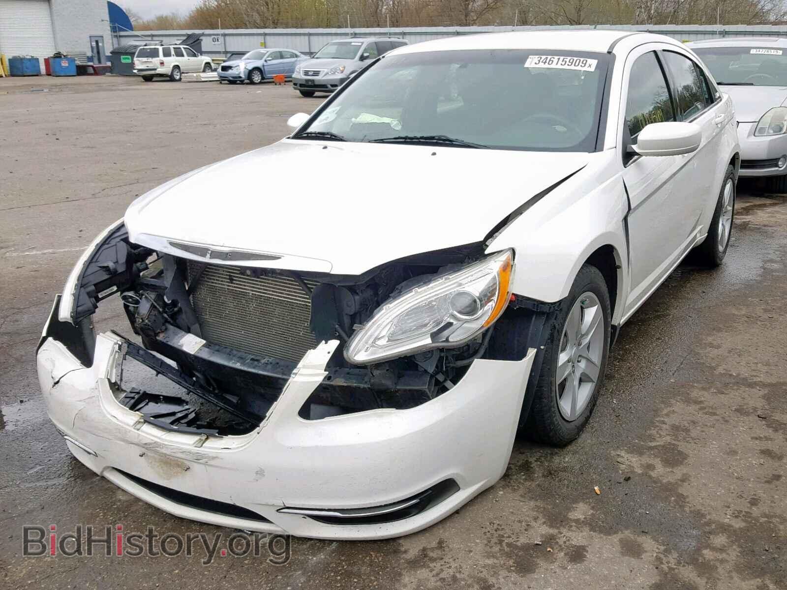 2011 CHRYSLER 200 - VIN: 1C3BC4FB3BN521546 - Фото 2
