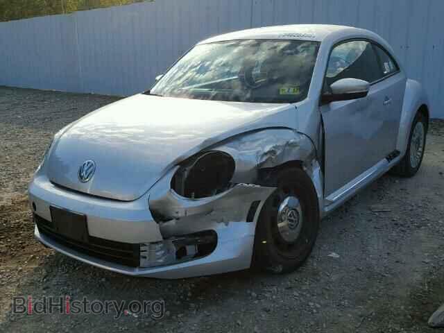 2013 VOLKSWAGEN BEETLE - VIN: 3VWJP7AT4DM672905 - Фото 2
