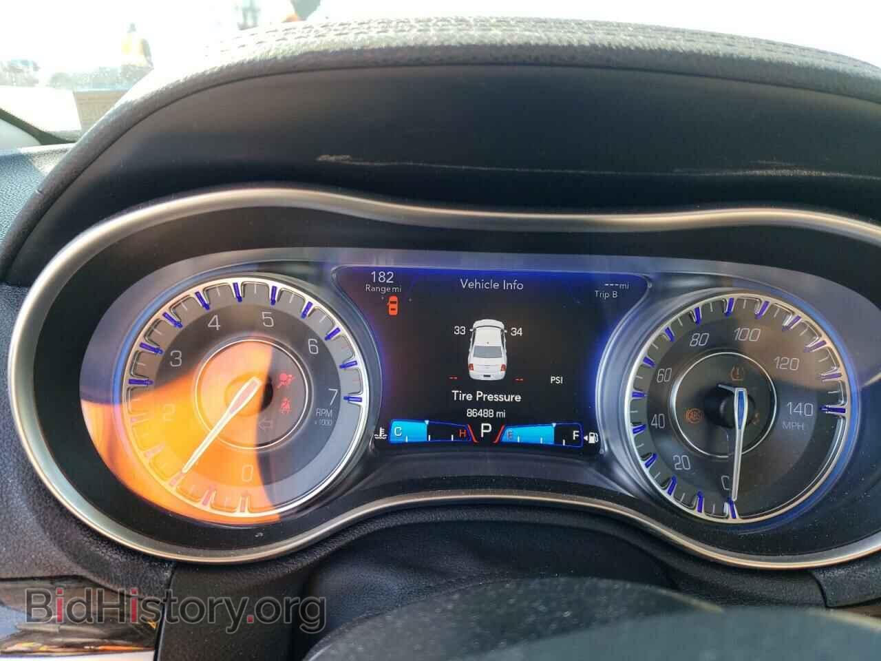 2016 CHRYSLER 300 - VIN: 2C3CCARG7GH261629 - Фото 8