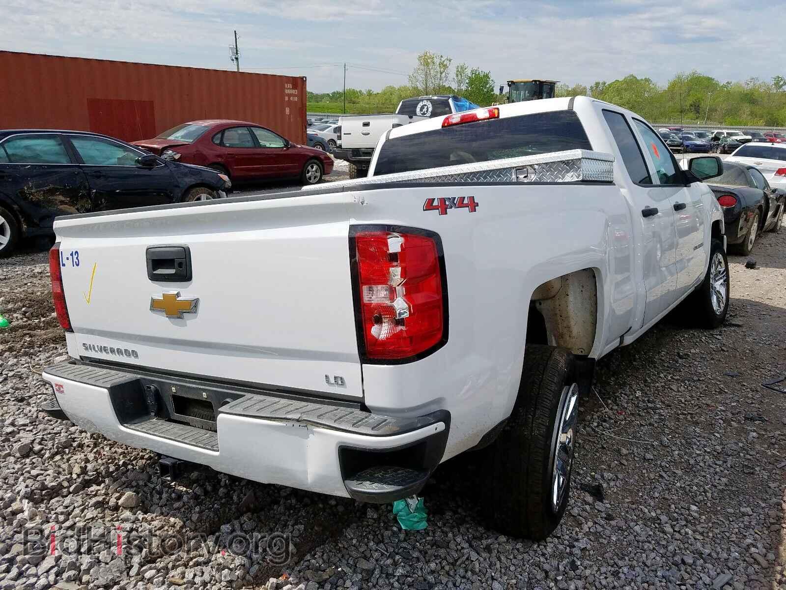 2019 CHEVROLET SILVERADO - VIN: 2GCVKMEC0K1203052 - Фото 4