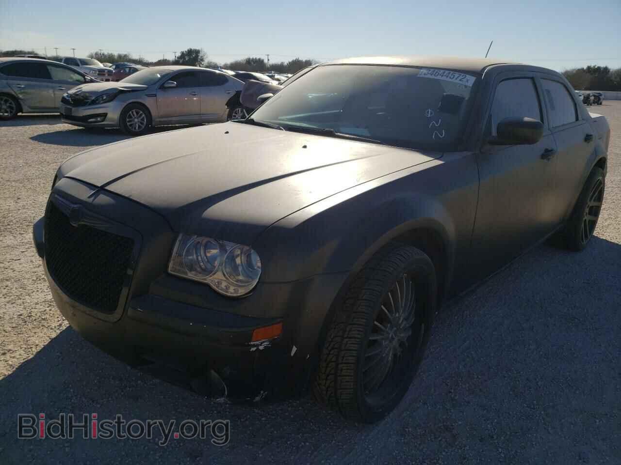 2008 CHRYSLER 300 - VIN: 2C3LK63H68H257803 - Photo 2