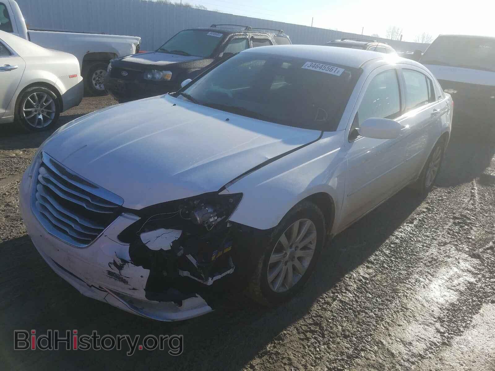 2013 CHRYSLER 200 - VIN: 1C3CCBBG3DN711165 - Фото 2