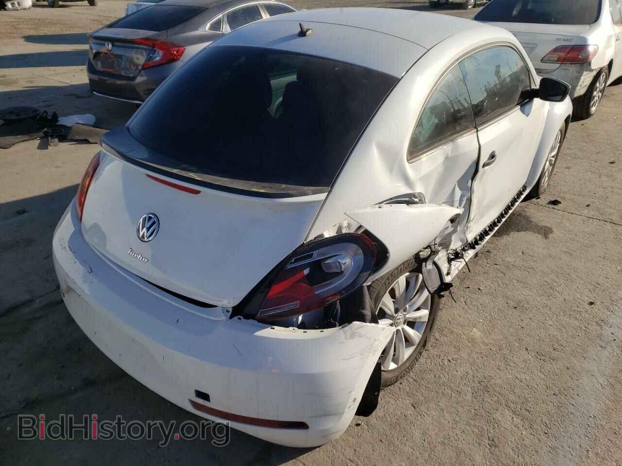 2018 VOLKSWAGEN BEETLE - VIN: 3VWFD7AT9JM702832 - Фото 4