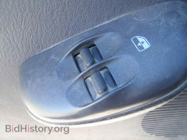 1998 DODGE NEON - VIN: 3B3ES47C4WT210556 - Фото 9