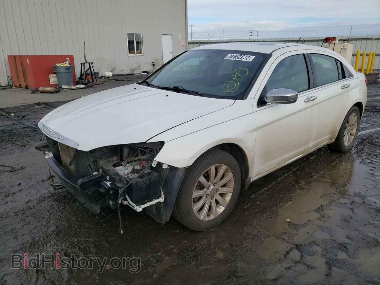 2013 CHRYSLER 200 - VIN: 1C3CCBCG7DN575198 - Фото 2
