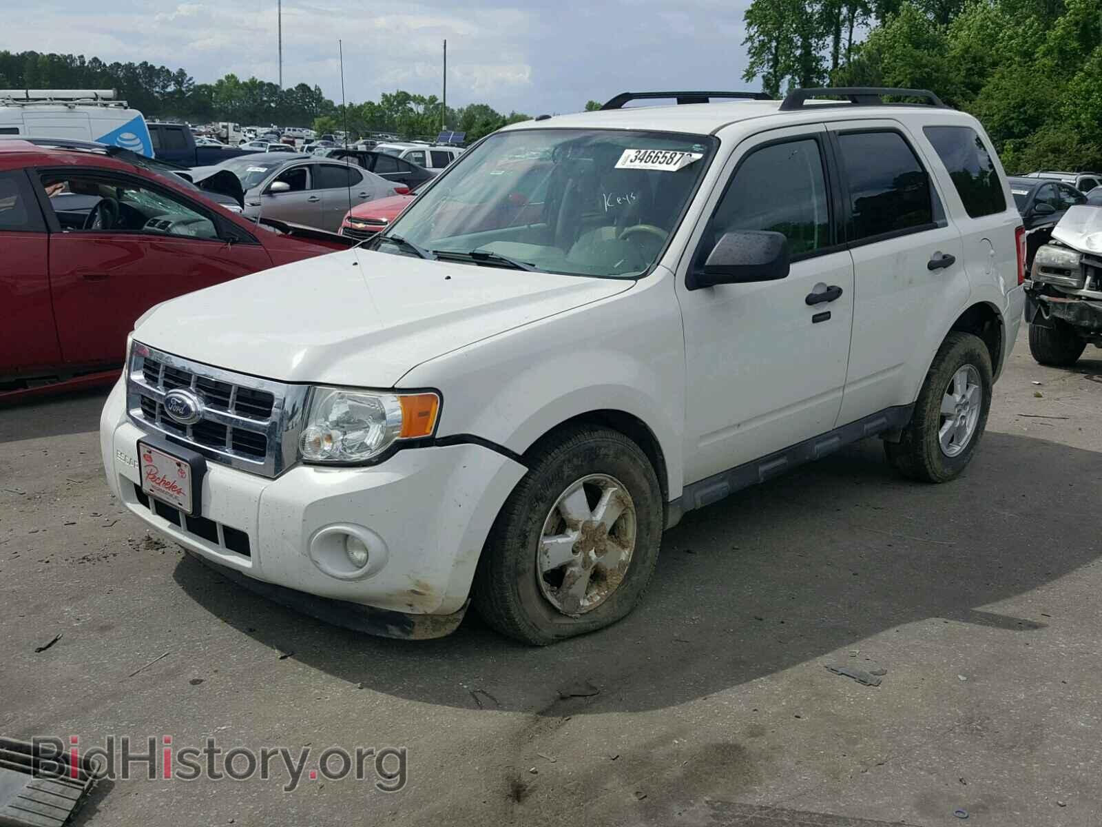 2011 FORD ESCAPE - VIN: 1FMCU0D75BKA86109 - Фото 2
