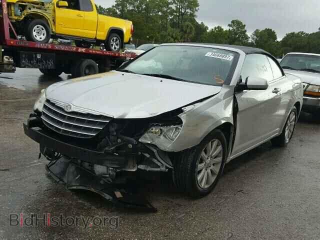 2010 CHRYSLER SEBRING - VIN: 1C3BC5ED3AN201943 - Фото 2