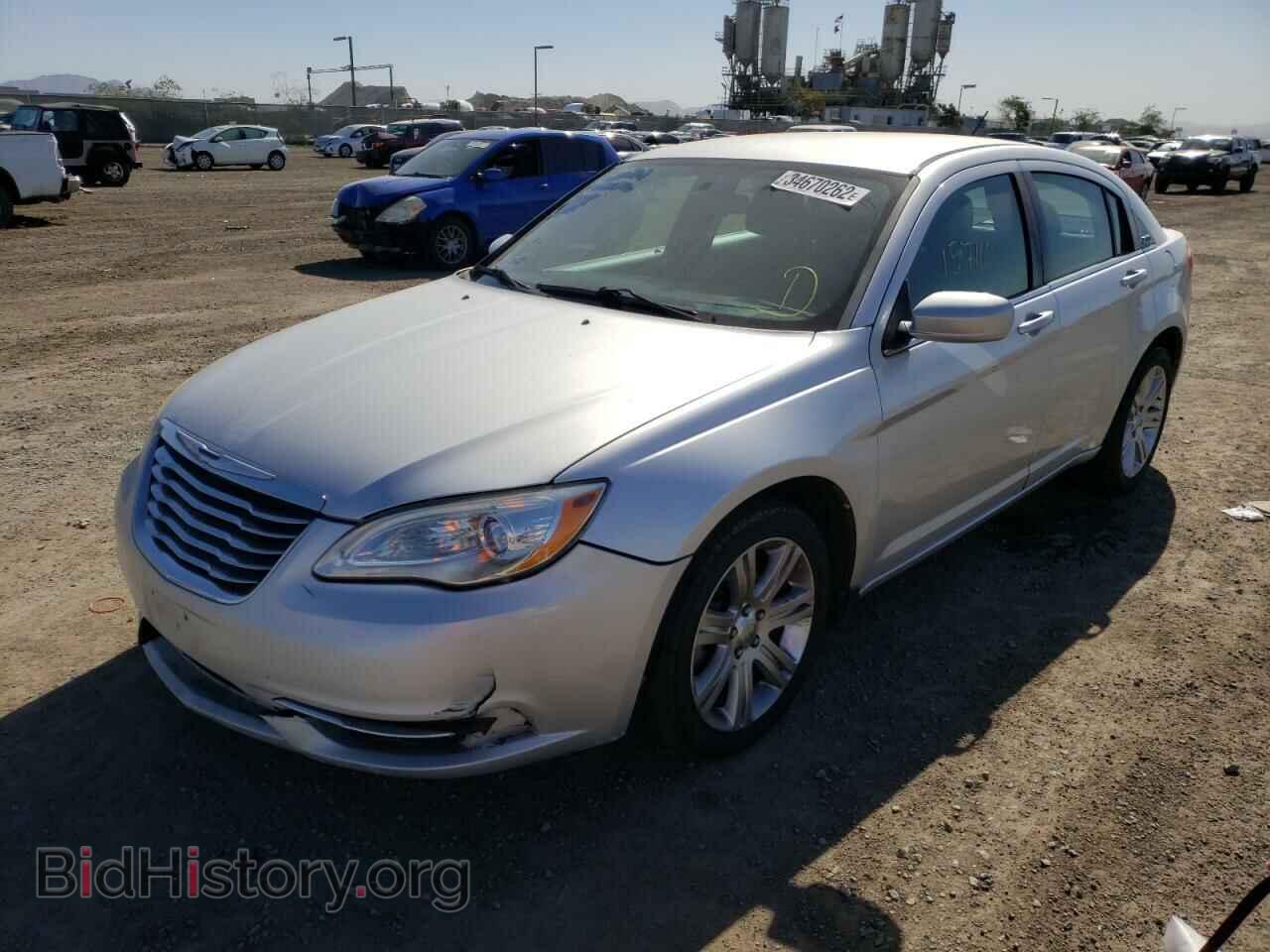 2012 CHRYSLER 200 - VIN: 1C3CCBABXCN179837 - Фото 2
