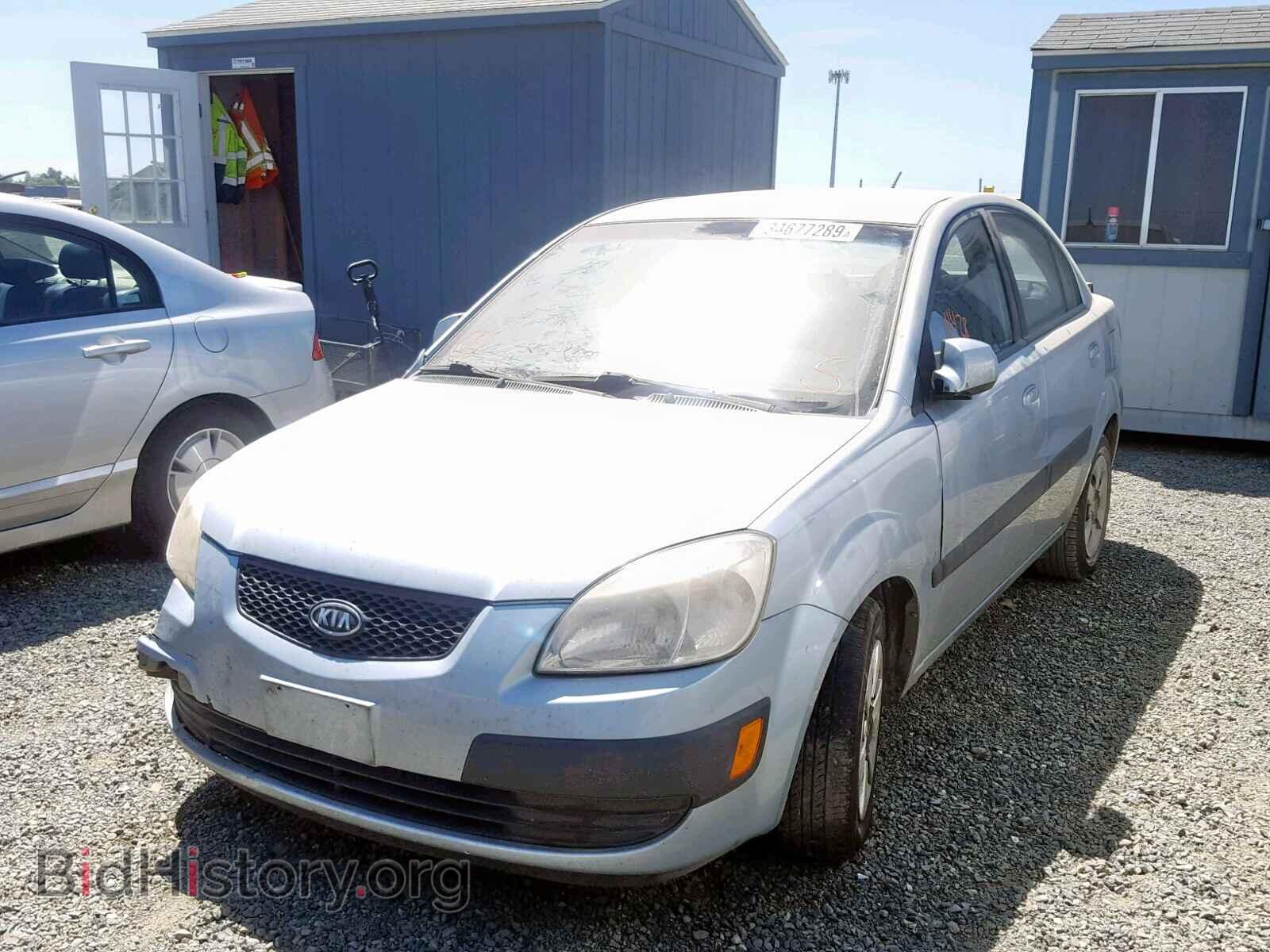 2007 KIA RIO BASE - VIN: KNADE123X76284581 - Фото 2