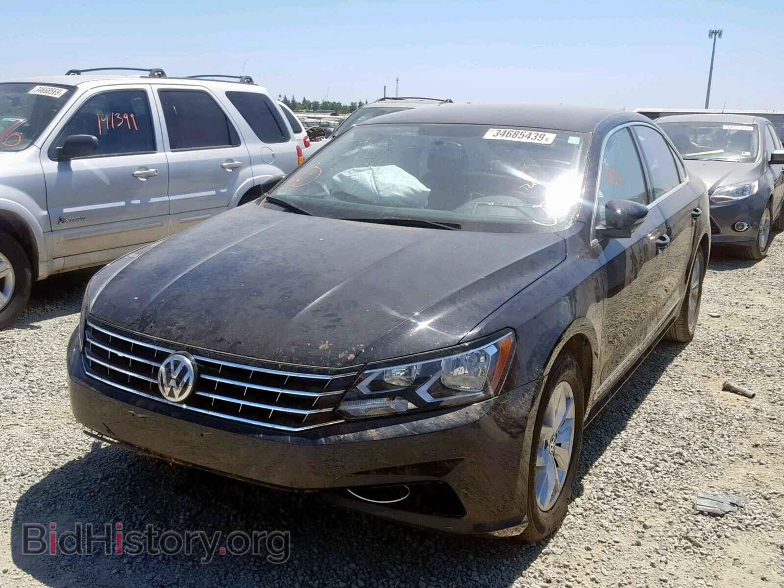 2017 VOLKSWAGEN PASSAT - VIN: 1VWAT7A3XHC085241 - Фото 2
