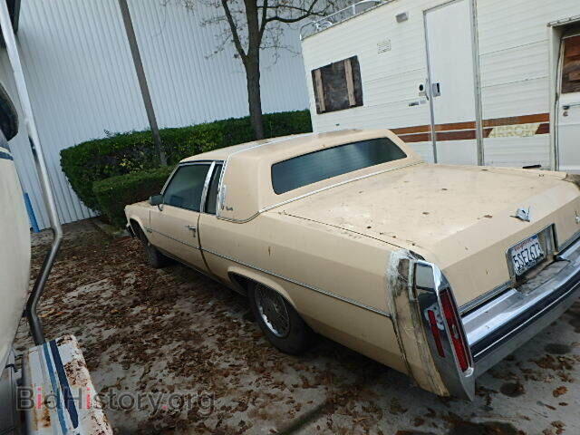 1982 CADILLAC DEVILLE - VIN: 1G6AD4780C9208524 - Фото 2