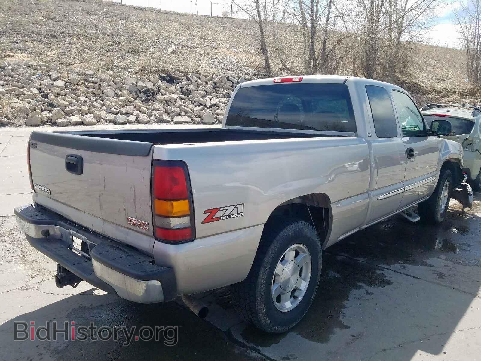 2005 GMC SIERRA - VIN: 1GTEK19B75E244863 - Фото 4
