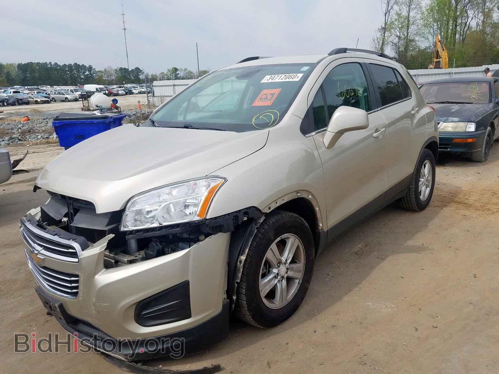 2016 CHEVROLET TRAX - VIN: 3GNCJLSB1GL240950 - Фото 2