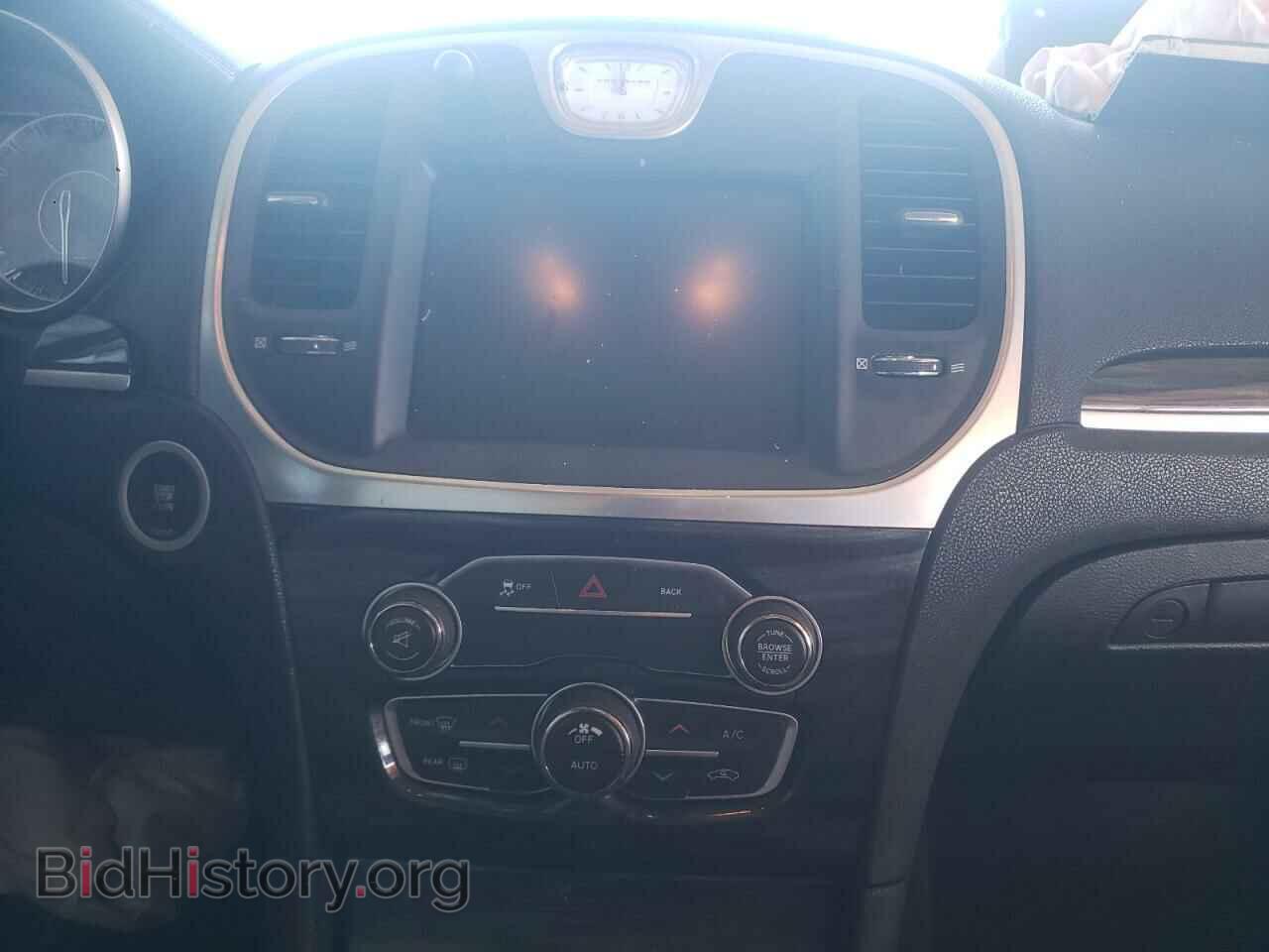 2016 CHRYSLER 300 - VIN: 2C3CCAAG7GH261433 - Фото 9