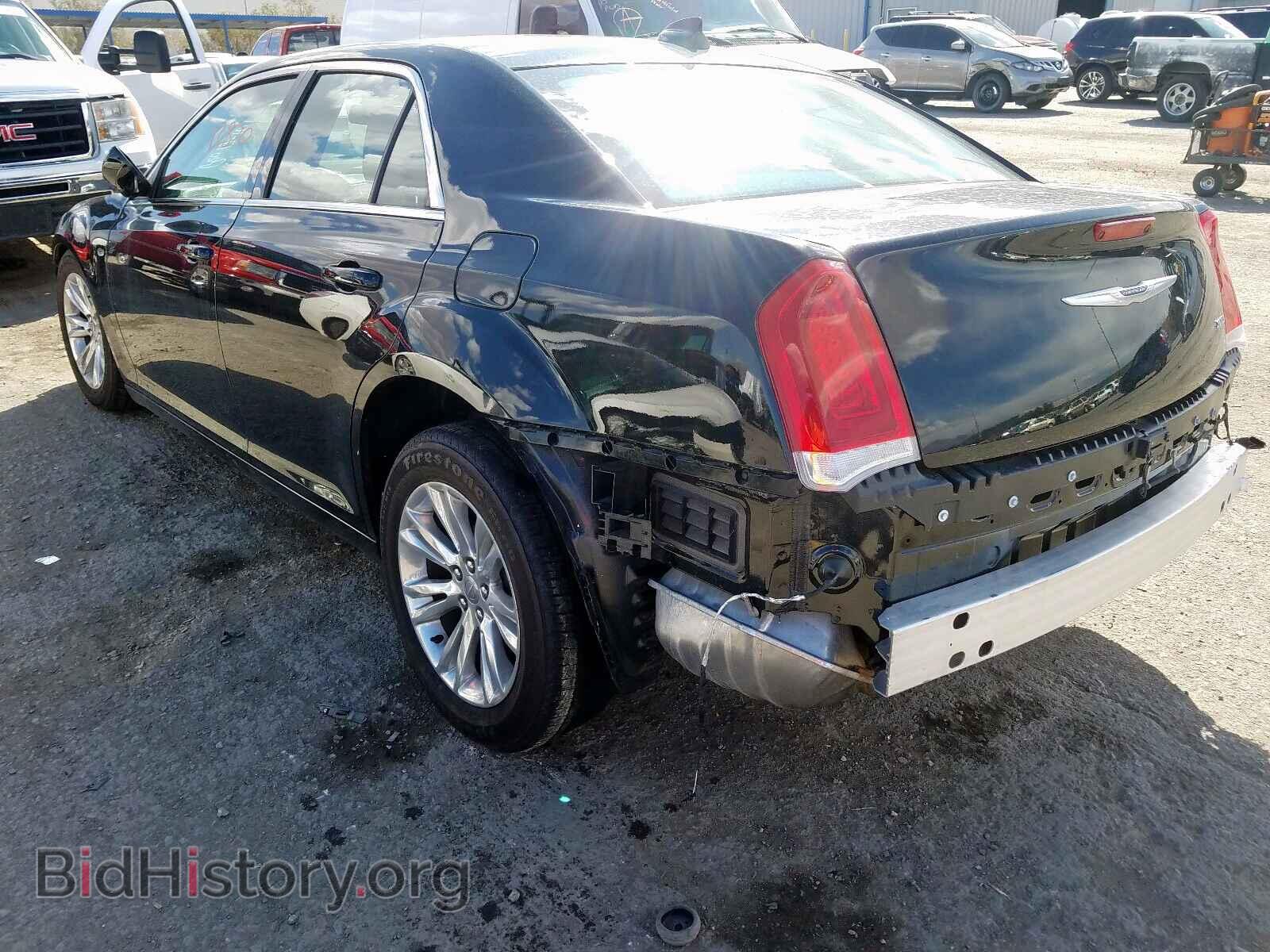 2019 CHRYSLER 300 - VIN: 2C3CCAAG3KH613707 - Фото 3