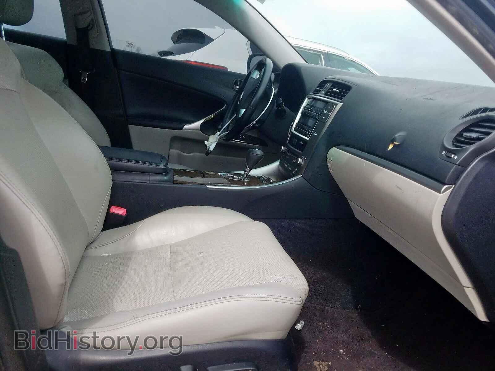 2011 LEXUS IS - VIN: JTHBF5C22B5139018 - Photo 5