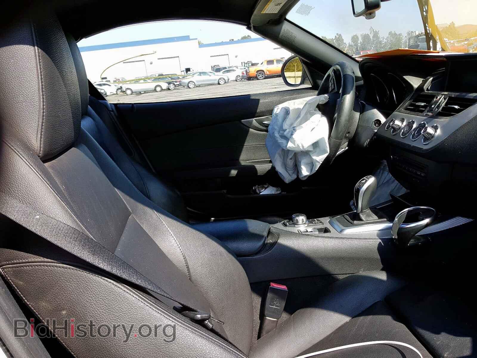 2013 BMW Z4 - VIN: WBALM7C58DE385475 - Фото 5