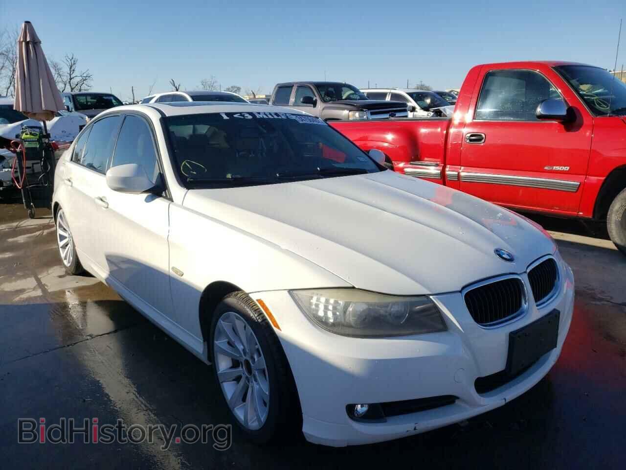 Фотография WBAPH7C55BE851950 - BMW 3 SERIES 2011