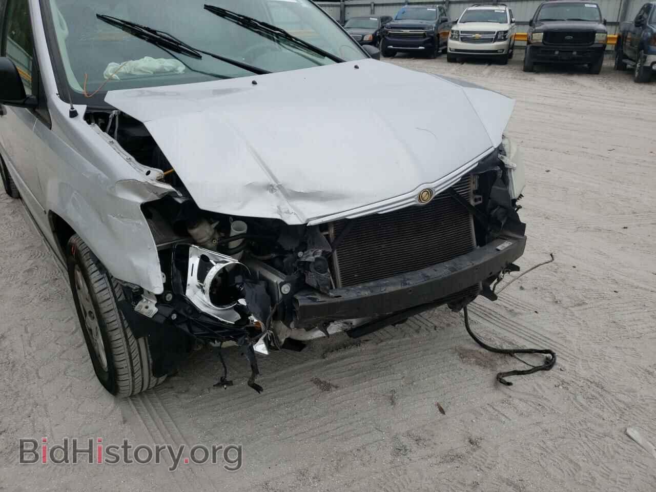 2008 CHRYSLER MINIVAN - VIN: 2A8HR44H08R628490 - Фото 9